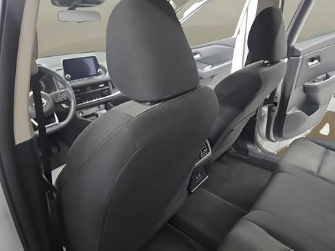 Used 2024 Nissan Rogue SV FWD image 16