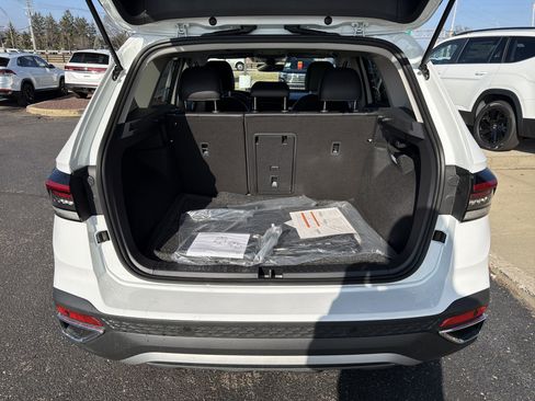 New 2026 Volkswagen Taos SEL image 29