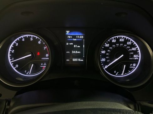 Used 2022 Toyota Camry SE FWD image 25