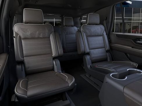 New 2026 GMC Yukon Denali Ultimate w/ LPO, Illumination Package AWD/4WD image 17