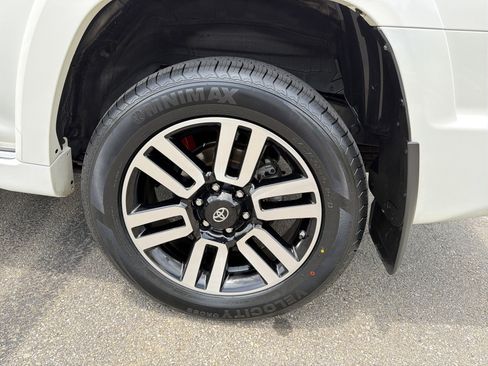 Used 2021 Toyota 4Runner Limited AWD/4WD image 19