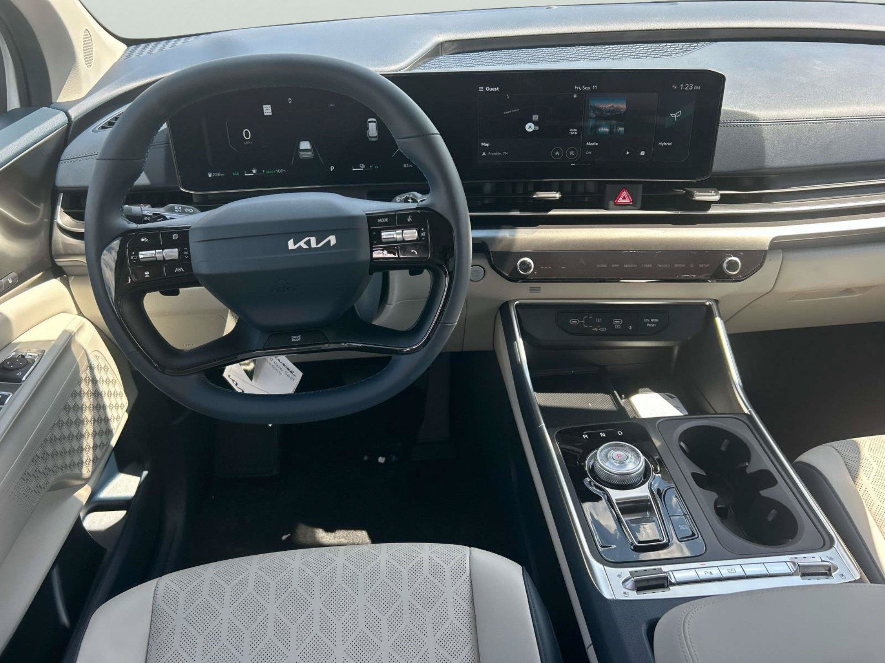 New 2027 Kia Carnival SX FWD image 11