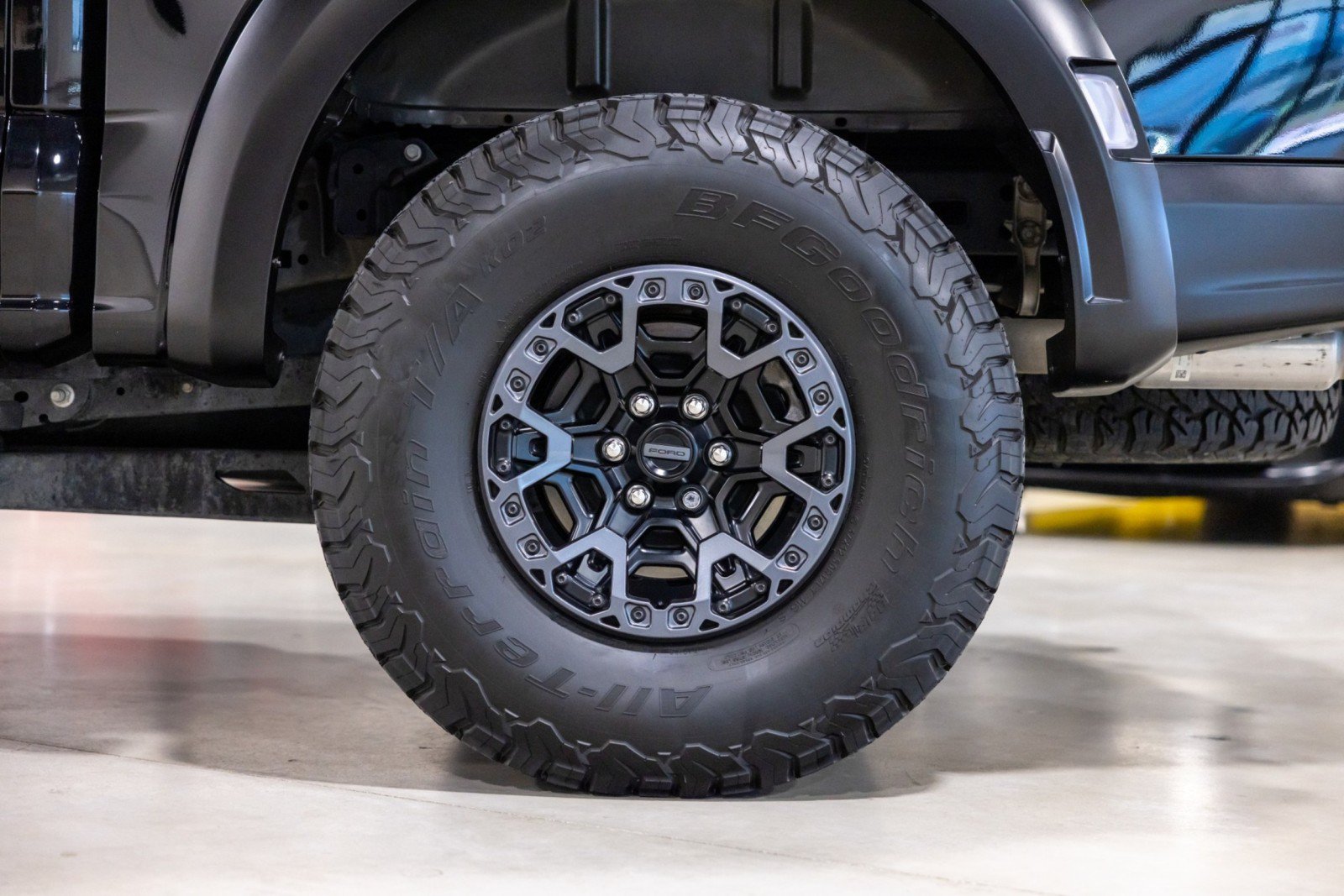 Used 2025 Ford F150 Raptor w/ Equipment Group 803A Raptor R AWD/4WD image 17