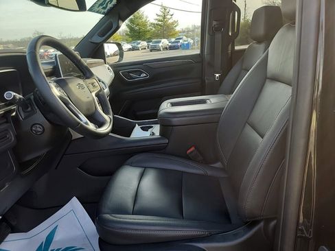 Used 2024 Chevrolet Suburban Z71 w/ Luxury Package image 11