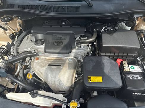 Used 2012 Toyota Camry XLE FWD image 24
