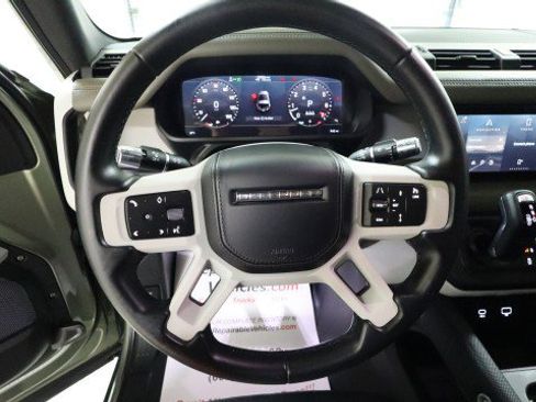 Used 2022 Land Rover Defender 90 X-Dynamic HSE image 25