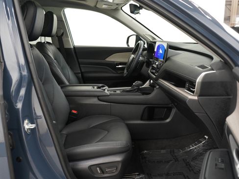 Used 2024 Toyota Grand Highlander AWD image 11