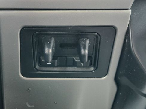 Used 2022 Ford F350 Lariat w/ Chrome Package image 32