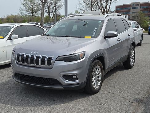 Used 2019 Jeep Cherokee Limited image 2