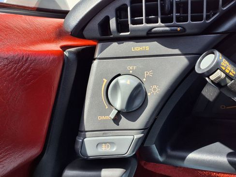Used 1990 Chevrolet Corvette Coupe RWD image 18