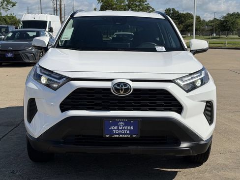 Used 2024 Toyota RAV4 XLE FWD image 3