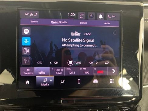 Used 2025 Jeep Grand Cherokee Altitude AWD/4WD image 4