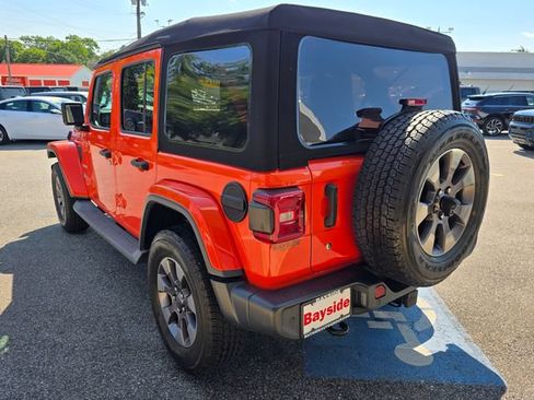 Used 2019 Jeep Wrangler Unlimited Sahara w/ Dual Top Group AWD/4WD image 32