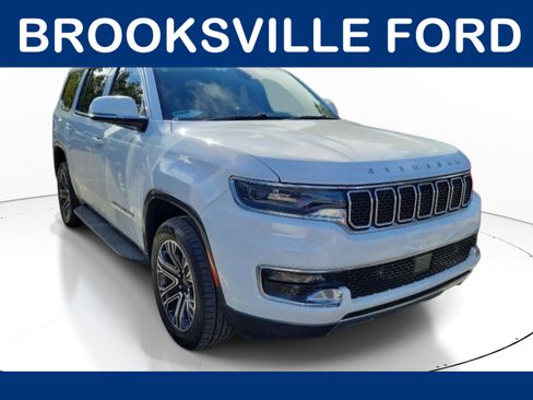 Used 2022 Jeep Wagoneer Series III RWD image 1