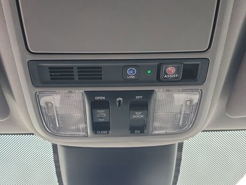 Used 2024 Honda Odyssey Touring image 25