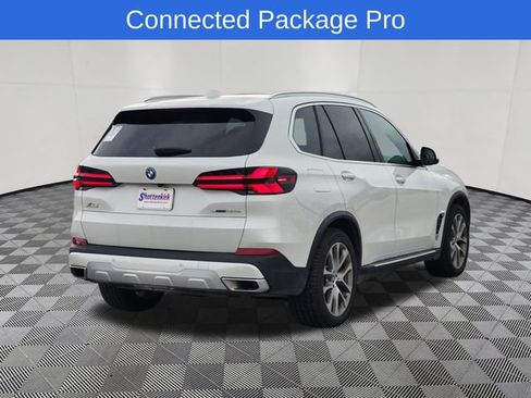 Used 2025 BMW X5 xDrive50e AWD/4WD image 3