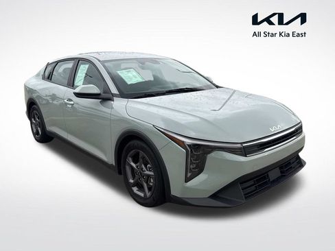 Used 2025 Kia K4 FWD image 1