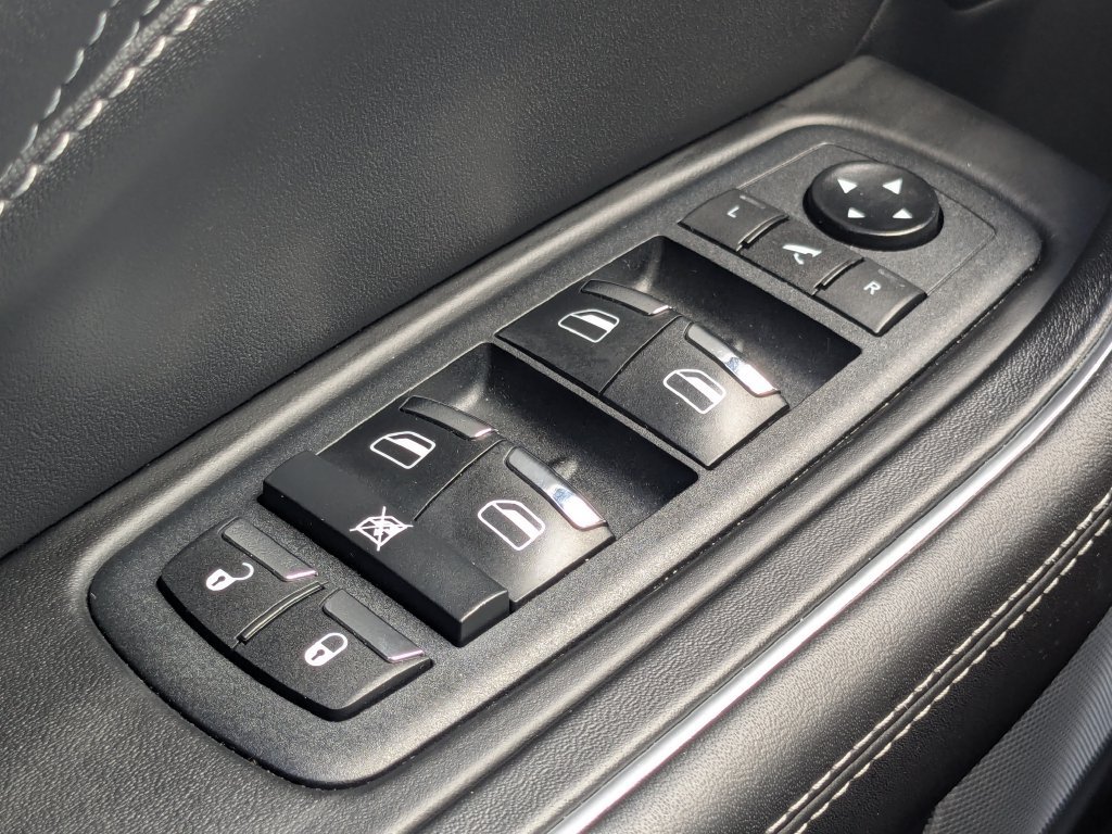 Used 2022 Maserati Levante Trofeo AWD/4WD image 11