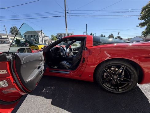 Used 2009 Chevrolet Corvette Coupe w/ Preferred Equipment Group RWD image 9