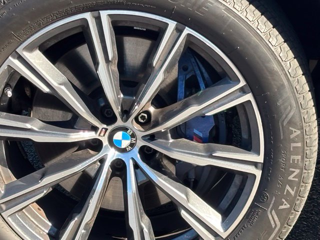Used 2024 BMW X5 xDrive40i w/ M Sport Package AWD/4WD image 8