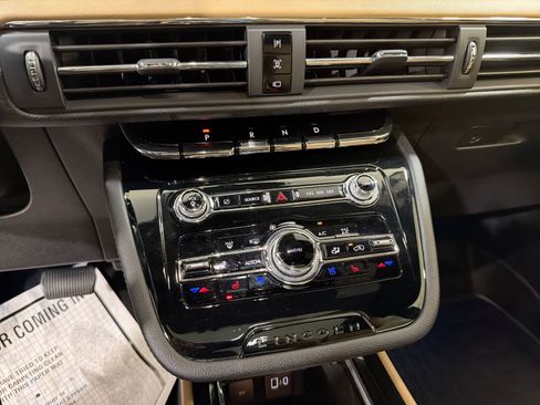 Used 2022 Lincoln Corsair Reserve w/ Elements Package image 21