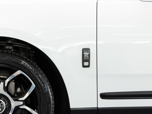Certified 2023 Rolls-Royce Cullinan Black Badge w/ Driver's Package AWD/4WD image 20