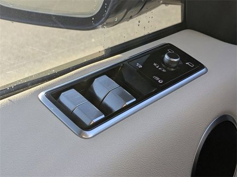 Certified 2022 Land Rover Range Rover Sport HSE Silver Edition image 19
