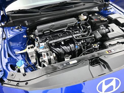 Certified 2025 Hyundai Elantra SEL image 30