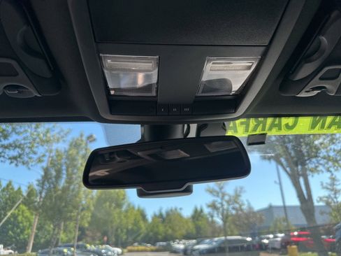 Used 2019 Dodge Challenger SXT w/ Driver Convenience Group RWD image 18