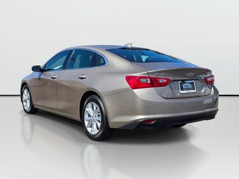 Used 2024 Chevrolet Malibu LT FWD image 3