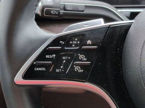 Used 2025 Mercedes-Benz GLE 450e 4MATIC image 32