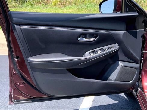 Used 2025 Nissan Sentra SV FWD image 21