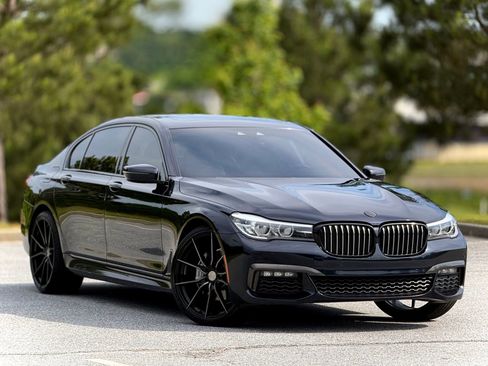 Used 2019 BMW 740i w/ Executive Package RWD image 13