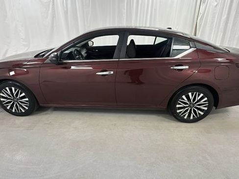 Certified 2024 Nissan Altima 2.5 SV image 6