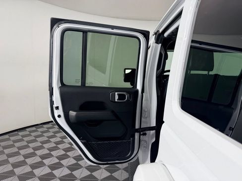 Used 2020 Jeep Wrangler Unlimited Sahara AWD/4WD image 29