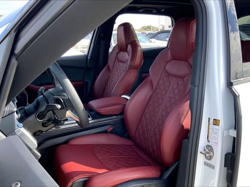 Used 2023 Audi SQ7 Premium Plus w/ Executive Package image 8