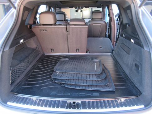 Used 2023 Porsche Cayenne image 39