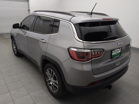 Used 2020 Jeep Compass Latitude FWD image 5