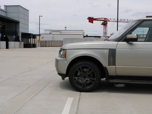 Used 2010 Land Rover Range Rover Supercharged AWD/4WD image 10