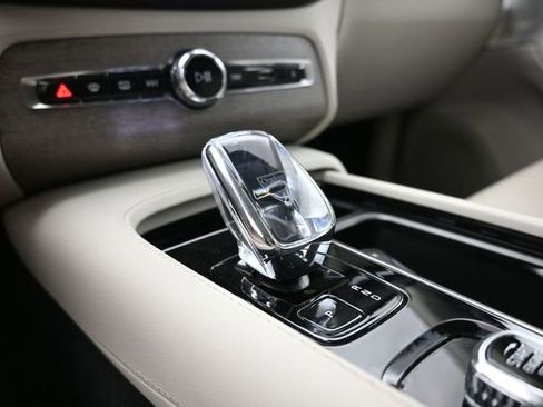 Used 2023 Volvo XC90 B6 Ultimate w/ Protection Package Premier AWD/4WD image 13