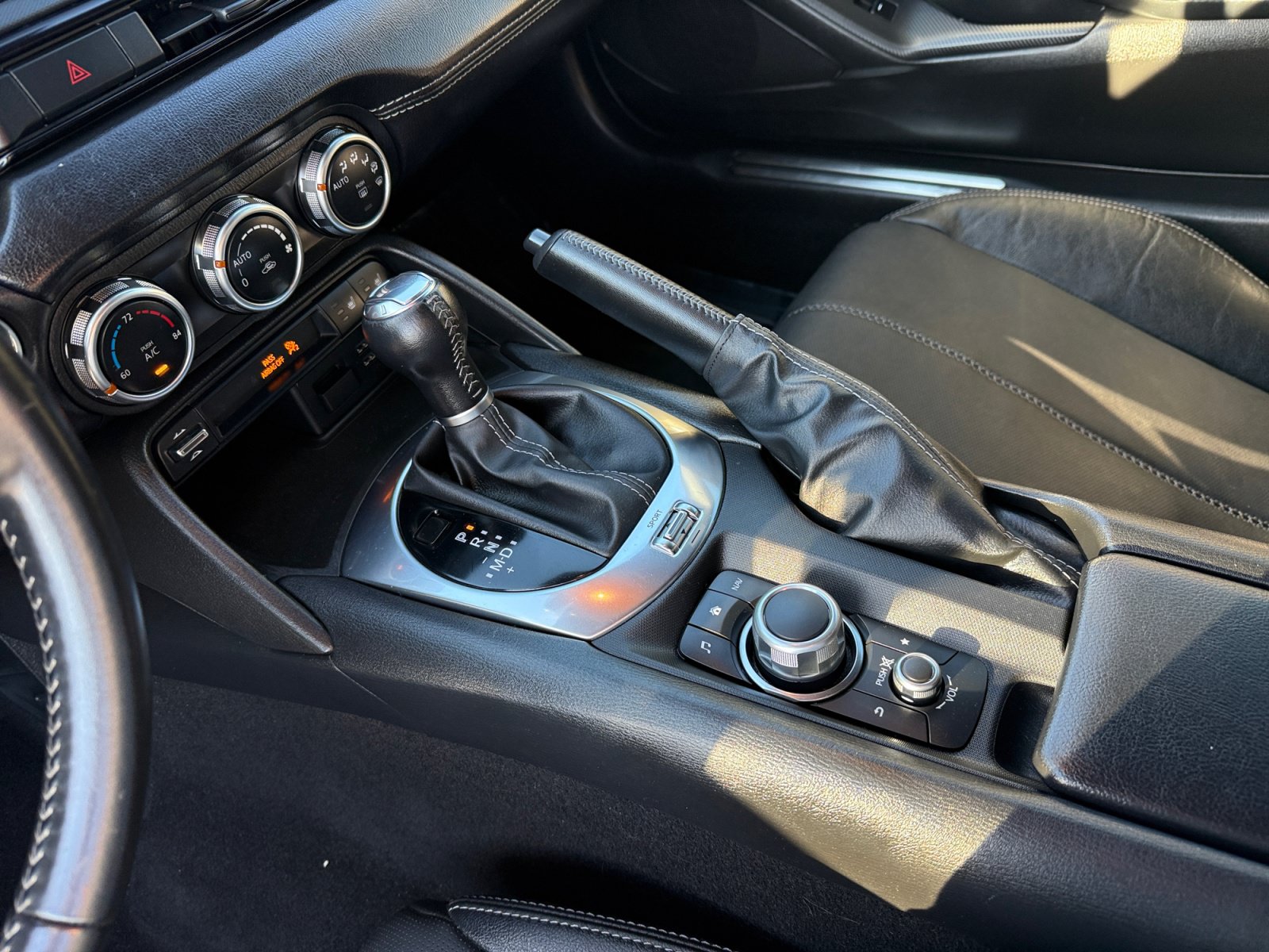 Used 2023 MAZDA MX-5 Miata Grand Touring RWD image 13