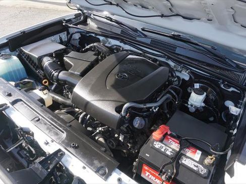 Used 2021 Toyota Tacoma Limited image 46