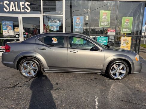 Used 2013 Dodge Avenger SE image 5