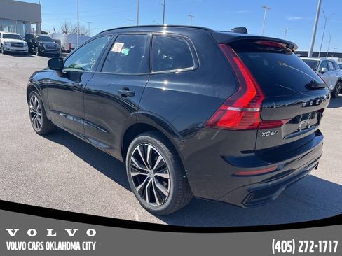 Used 2025 Volvo XC60 B5 Plus image 7