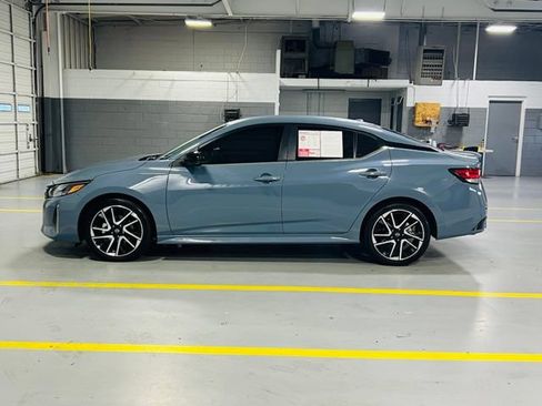 Used 2024 Nissan Sentra SR FWD image 14