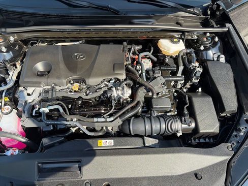 Used 2025 Toyota Camry SE FWD image 21