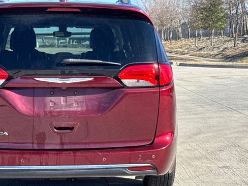 Used 2017 Chrysler Pacifica Touring-L Plus image 5