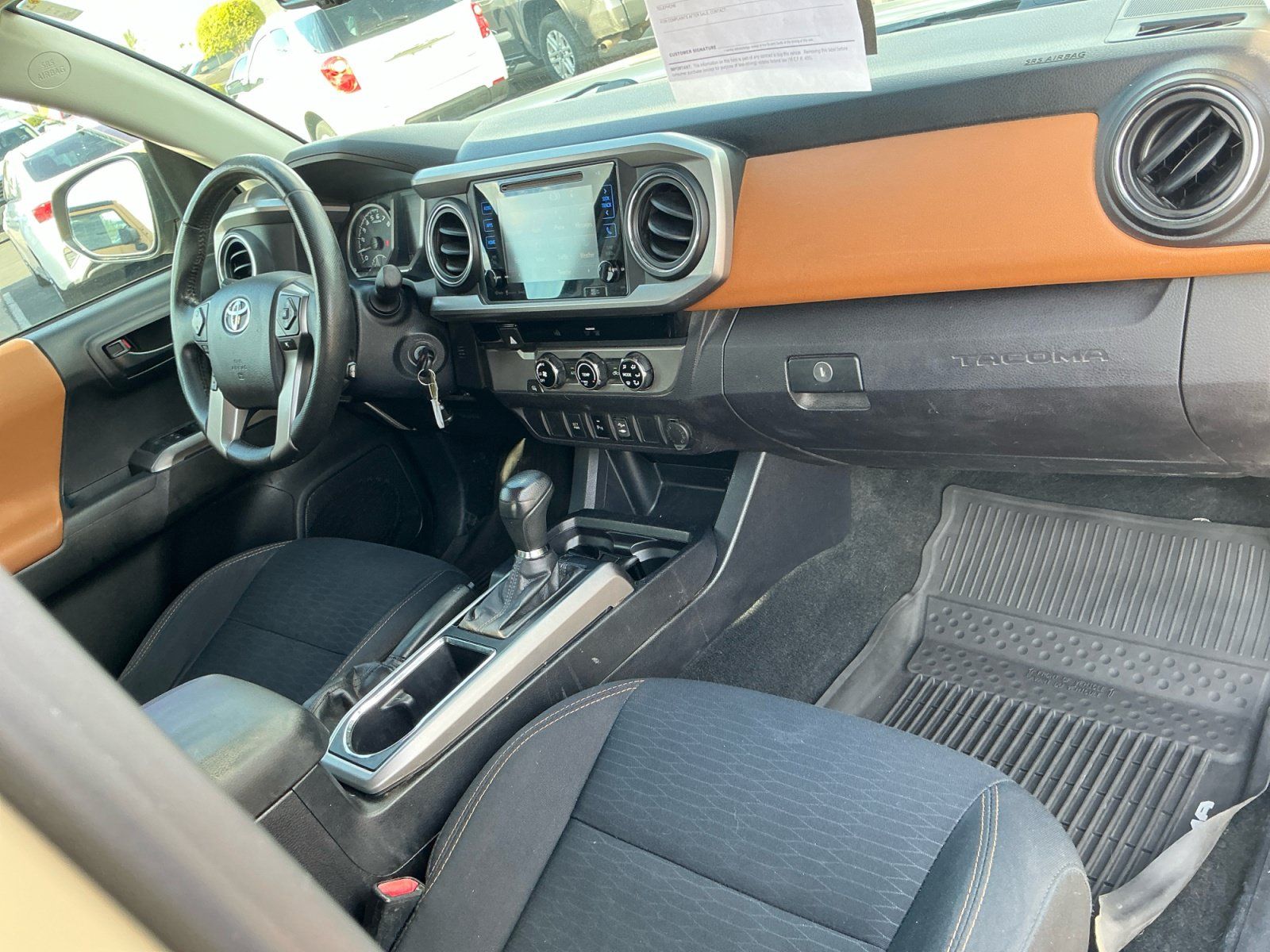 Used 2017 Toyota Tacoma SR5 w/ Tow Package RWD image 19