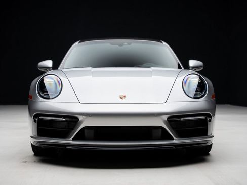 Used 2024 Porsche 911 Carrera image 7
