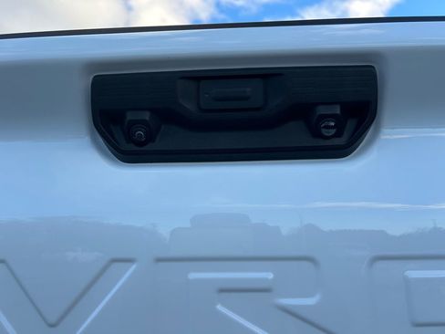 Used 2024 Chevrolet Silverado 2500 Custom w/ Custom Value Package image 17